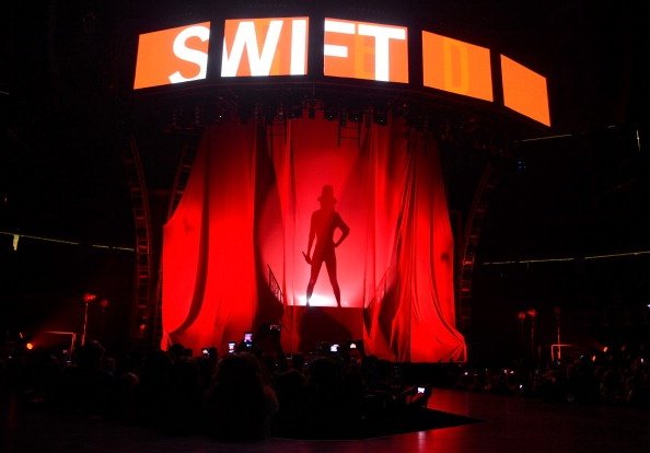 Taylor Swift — March 27 - Newark, New Jersey — photo 24