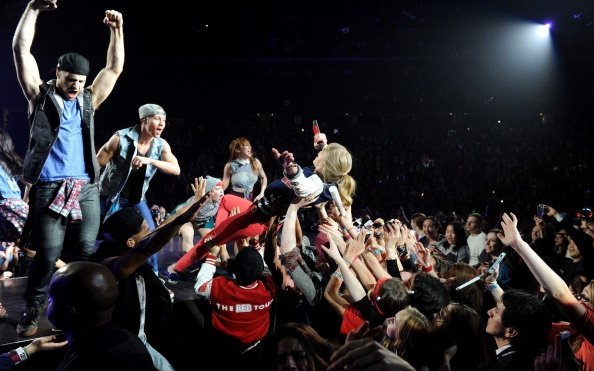 Taylor Swift — March 27 - Newark, New Jersey — photo 30