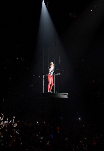 Taylor Swift — March 27 - Newark, New Jersey — photo 34