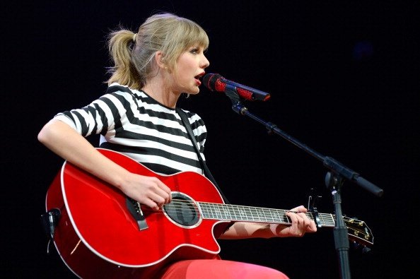Taylor Swift — March 27 - Newark, New Jersey — photo 37