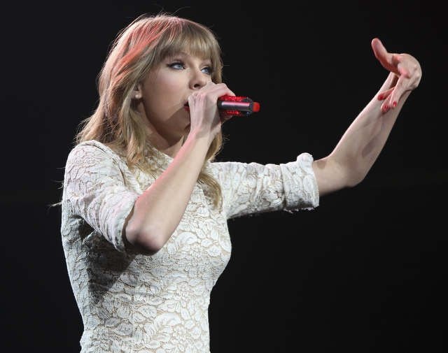 Taylor Swift — March 27 - Newark, New Jersey — photo 53