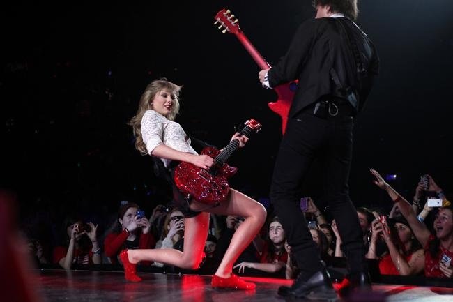 Taylor Swift — March 27 - Newark, New Jersey — photo 56
