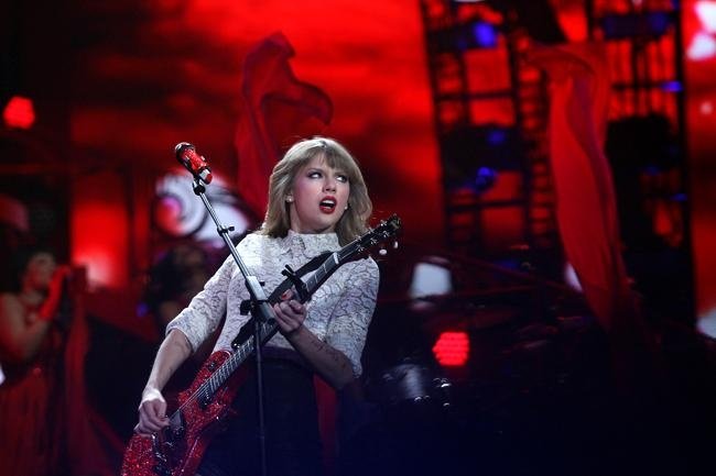 Taylor Swift — March 27 - Newark, New Jersey — photo 61
