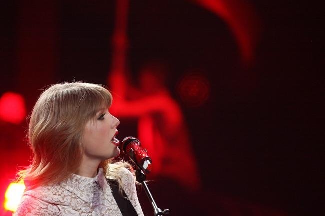 Taylor Swift — March 27 - Newark, New Jersey — photo 63