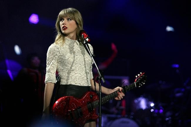 Taylor Swift — March 27 - Newark, New Jersey — photo 68