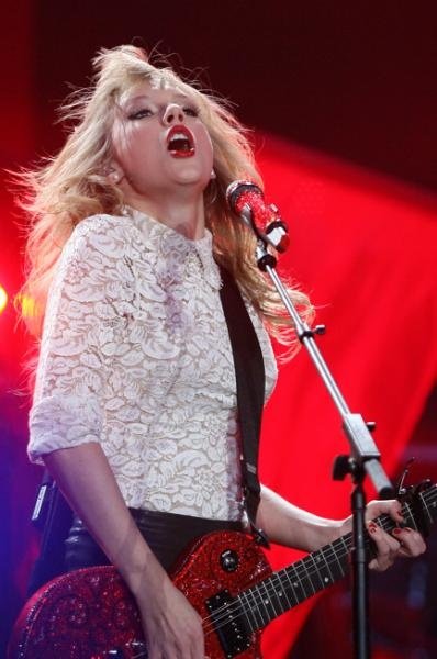 Taylor Swift — March 27 - Newark, New Jersey — photo 71