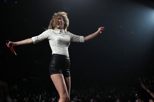 Taylor Swift — March 27 - Newark, New Jersey — photo 72