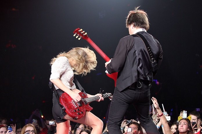 Taylor Swift — March 27 - Newark, New Jersey — photo 74