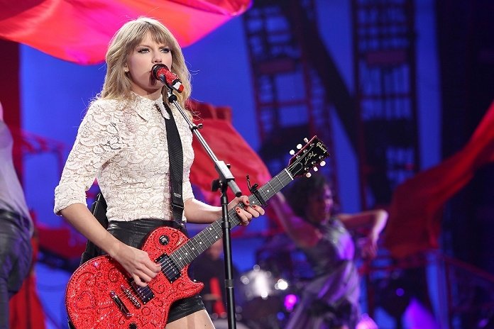 Taylor Swift — March 27 - Newark, New Jersey — photo 75