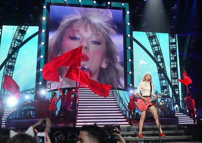 Taylor Swift — March 27 - Newark, New Jersey — photo 77