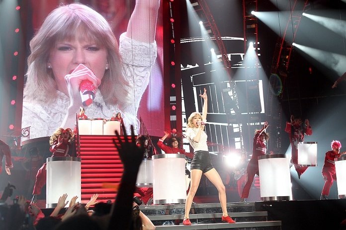Taylor Swift — March 27 - Newark, New Jersey — photo 88