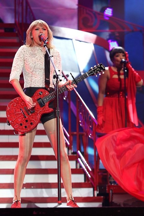 Taylor Swift — March 27 - Newark, New Jersey — photo 90