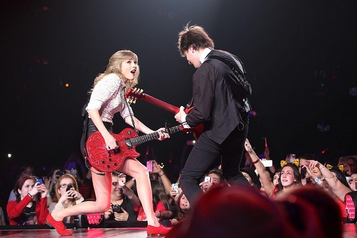 Taylor Swift — March 27 - Newark, New Jersey — photo 94