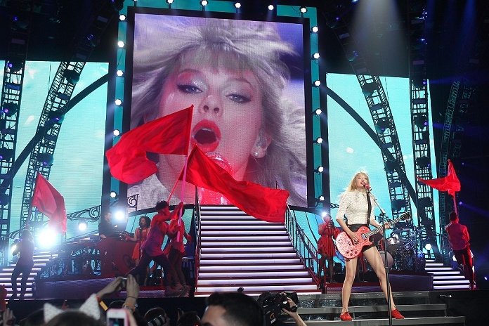 Taylor Swift — March 27 - Newark, New Jersey — photo 96