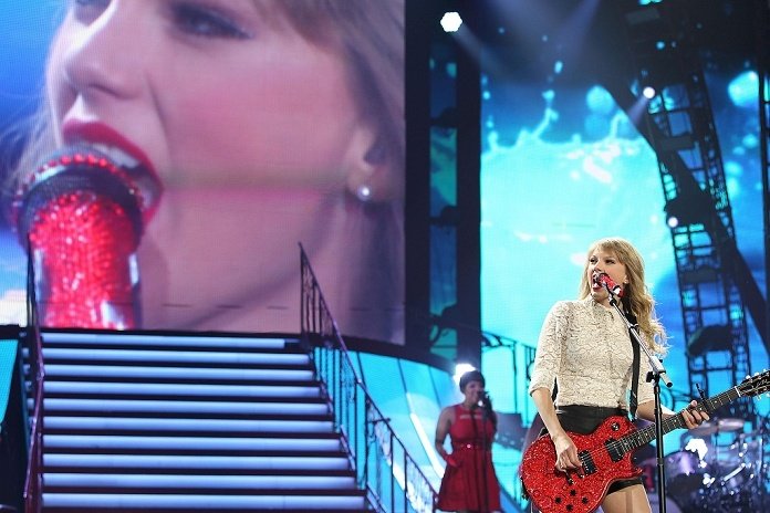 Taylor Swift — March 27 - Newark, New Jersey — photo 98