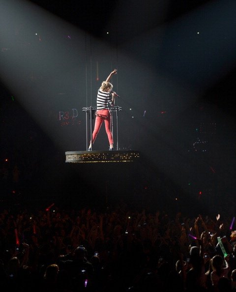 Taylor Swift — March 28 - Newark, New Jersey — photo 21
