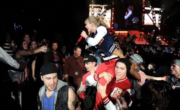 Taylor Swift — March 28 - Newark, New Jersey — photo 25