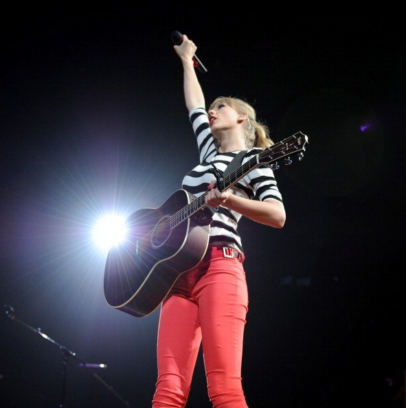 Taylor Swift — March 28 - Newark, New Jersey — photo 30