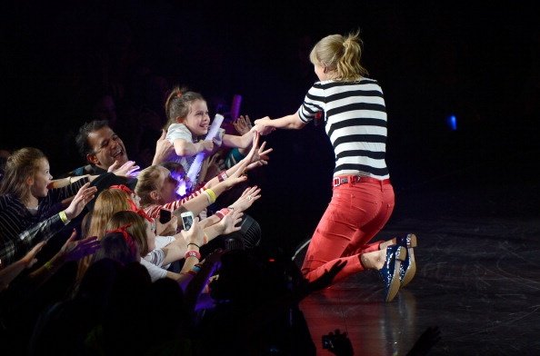 Taylor Swift — March 28 - Newark, New Jersey — photo 48