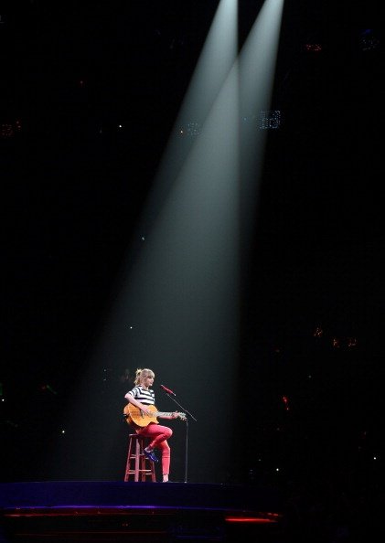 Taylor Swift — March 28 - Newark, New Jersey — photo 51
