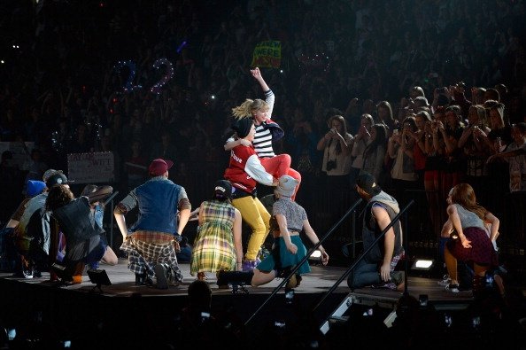 Taylor Swift — March 28 - Newark, New Jersey — photo 69