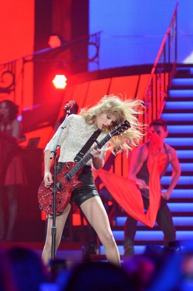 Taylor Swift — March 28 - Newark, New Jersey — photo 75