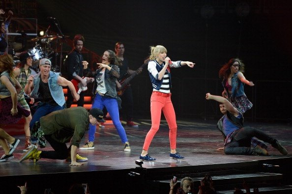 Taylor Swift — March 28 - Newark, New Jersey — photo 76