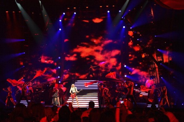 Taylor Swift — March 28 - Newark, New Jersey — photo 77
