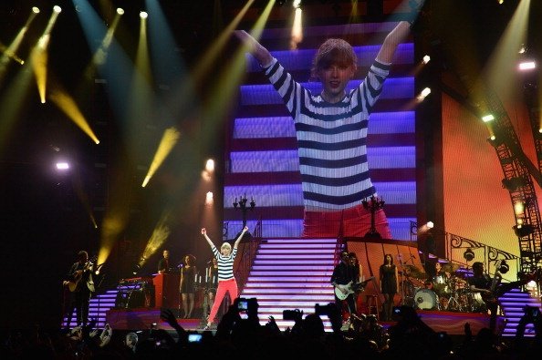 Taylor Swift — March 28 - Newark, New Jersey — photo 85