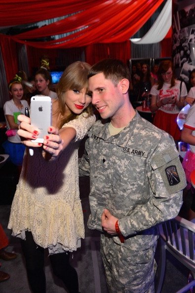 Taylor Swift — March 28 - Newark, New Jersey — photo 94