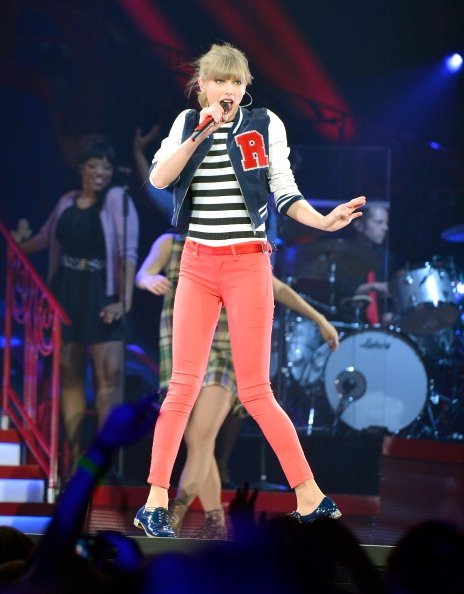 Taylor Swift — March 29 - Newark, New Jersey — photo 20