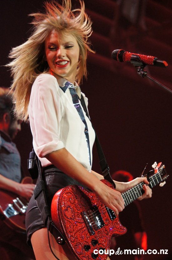 Taylor Swift — November 29 - Auckland, New Zealand — photo 31