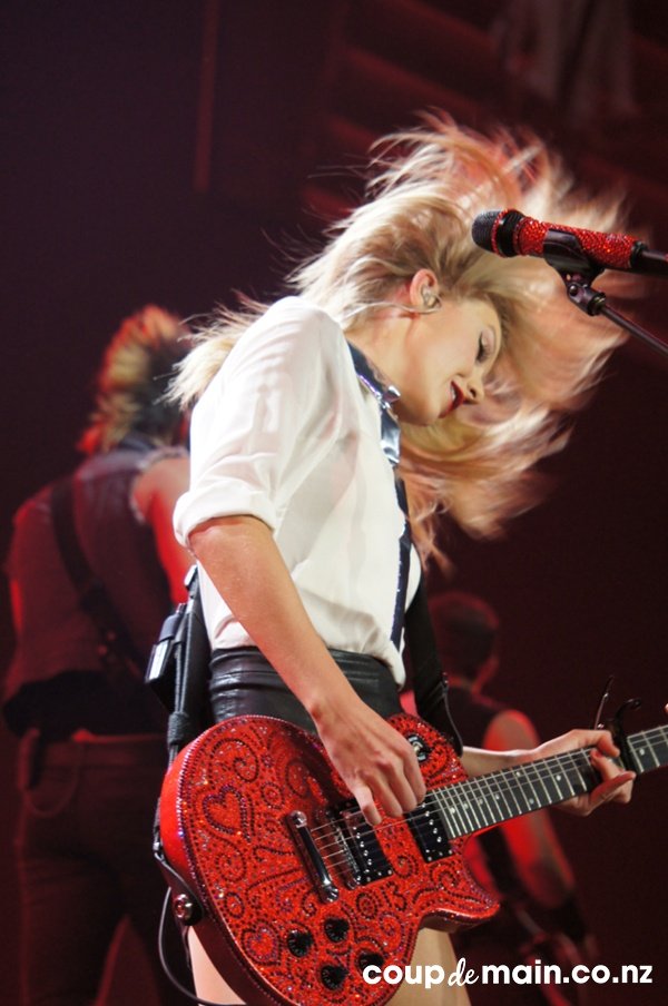 Taylor Swift — November 29 - Auckland, New Zealand — photo 35