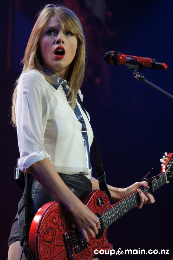 Taylor Swift — November 29 - Auckland, New Zealand — photo 38
