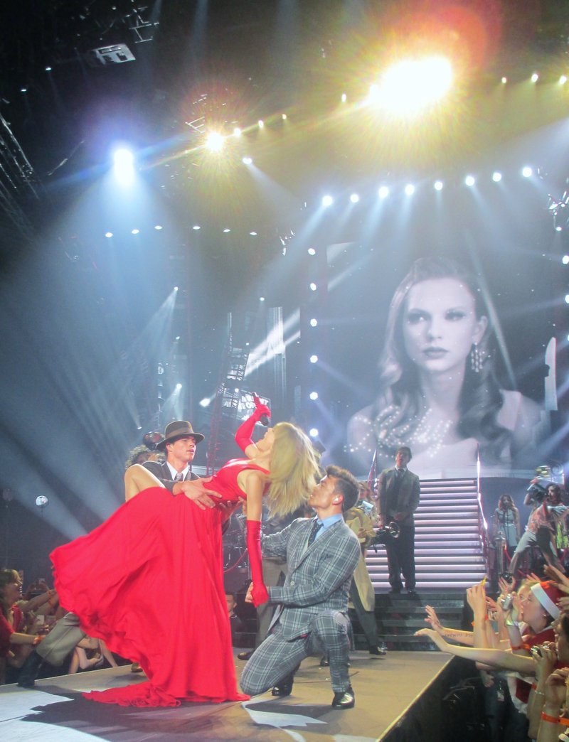 Taylor Swift — November 29 - Auckland, New Zealand — photo 87