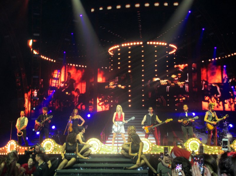 Taylor Swift — November 29 - Auckland, New Zealand — photo 89