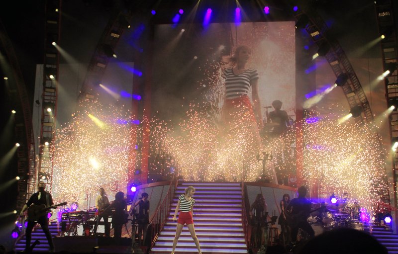 Taylor Swift — November 29 - Auckland, New Zealand — photo 94