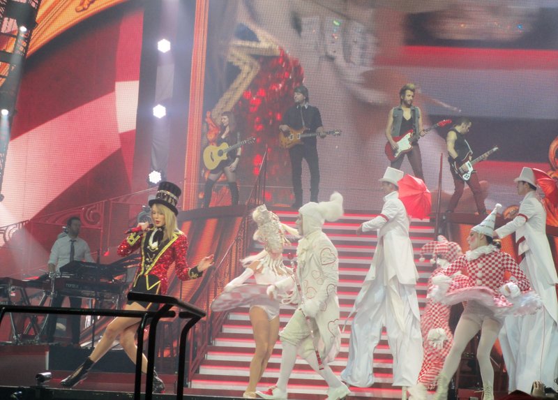 Taylor Swift — November 29 - Auckland, New Zealand — photo 120
