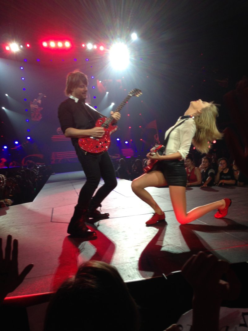 Taylor Swift — November 29 - Auckland, New Zealand — photo 136
