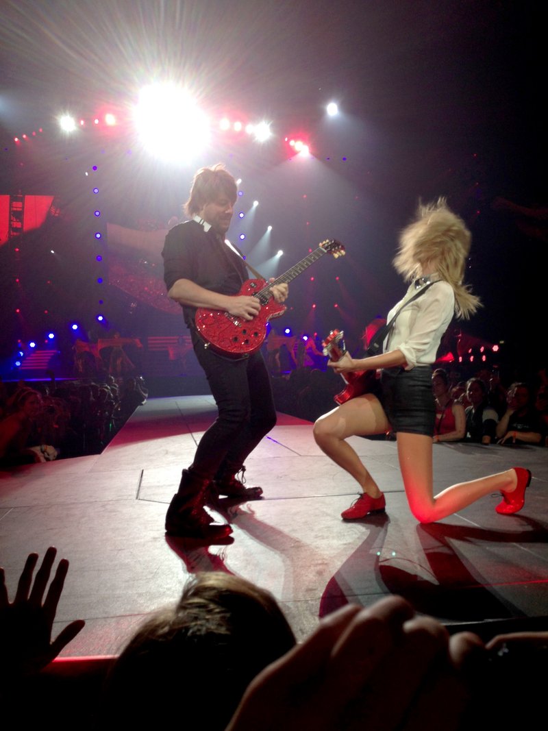 Taylor Swift — November 29 - Auckland, New Zealand — photo 139
