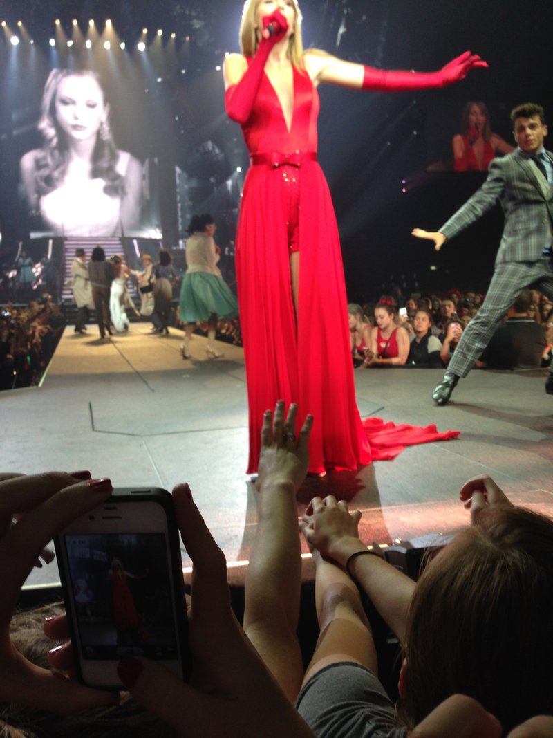 Taylor Swift — November 29 - Auckland, New Zealand — photo 147