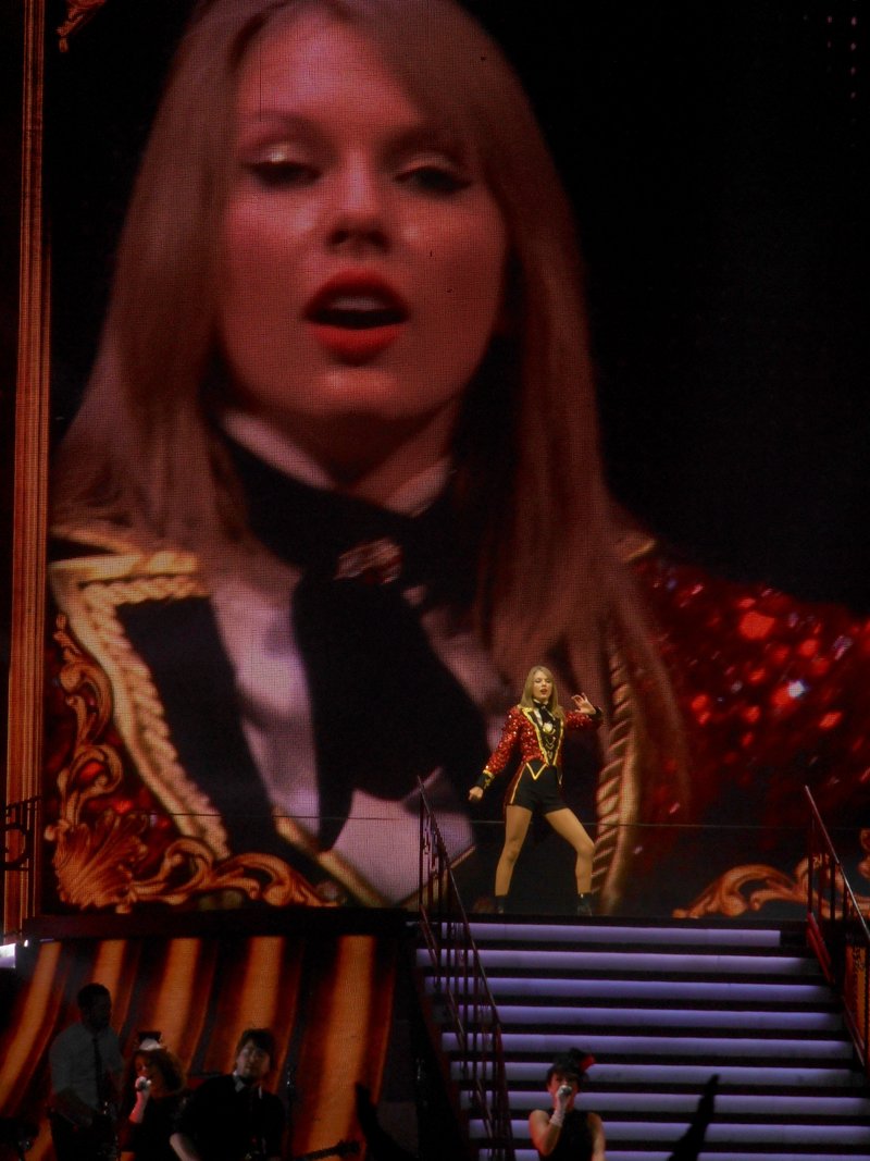 Taylor Swift — November 29 - Auckland, New Zealand — photo 176