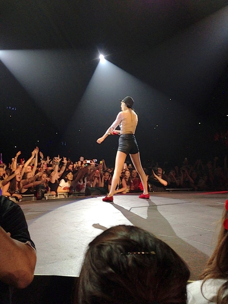 Taylor Swift — November 30 - Auckland, New Zealand — photo 9