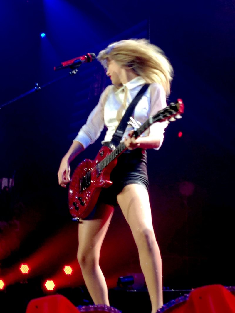Taylor Swift — November 30 - Auckland, New Zealand — photo 11