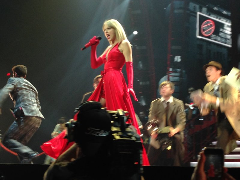 Taylor Swift — November 30 - Auckland, New Zealand — photo 14