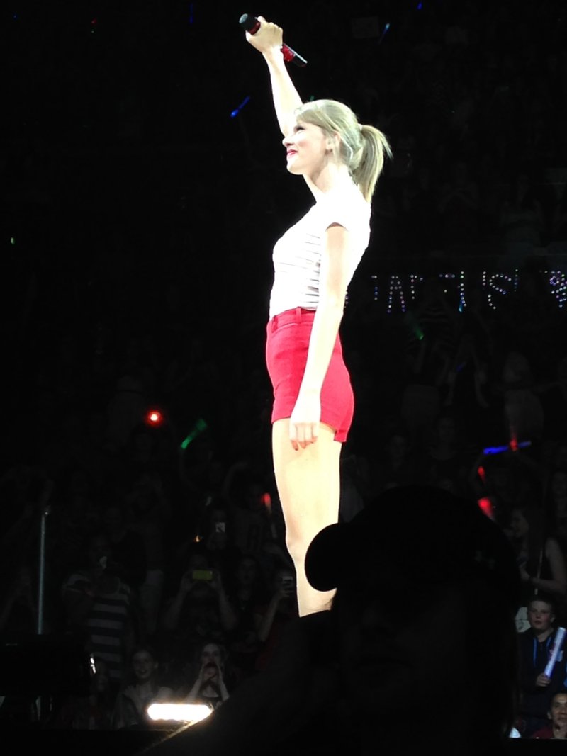 Taylor Swift — November 30 - Auckland, New Zealand — photo 20
