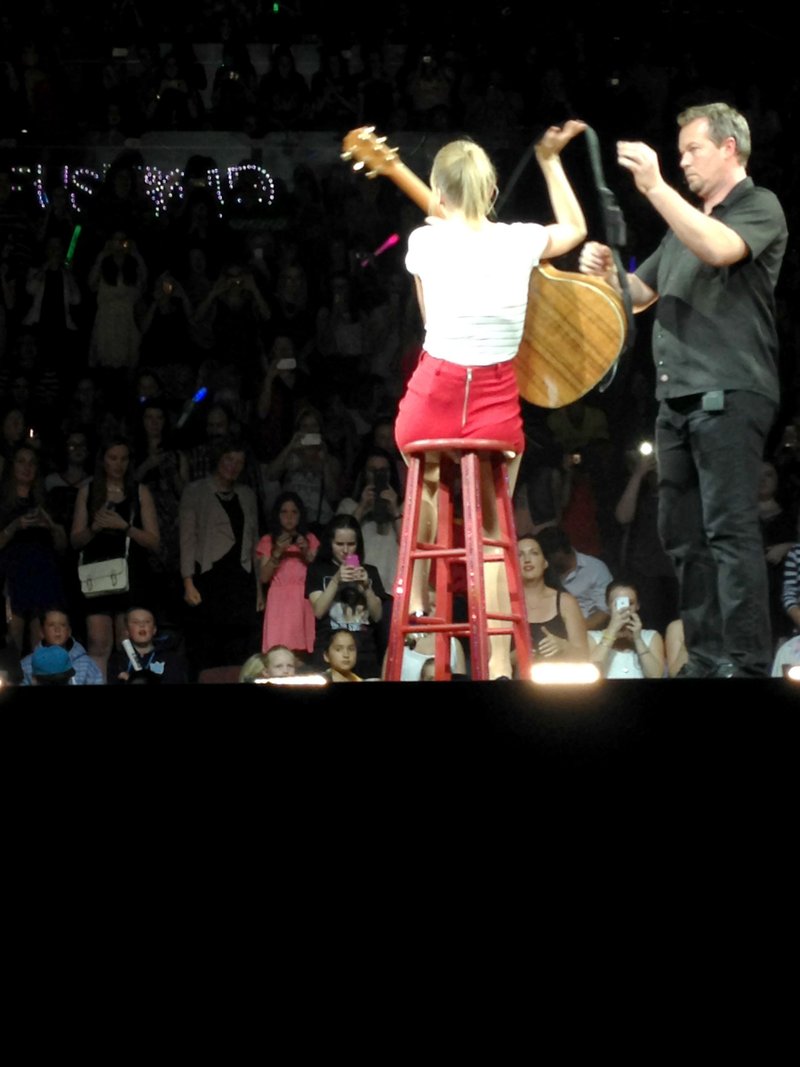 Taylor Swift — November 30 - Auckland, New Zealand — photo 22