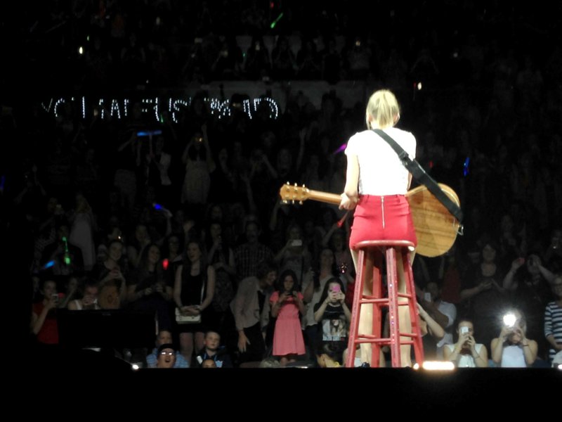 Taylor Swift — November 30 - Auckland, New Zealand — photo 23