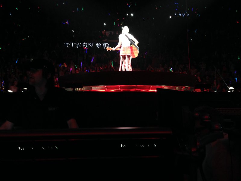 Taylor Swift — November 30 - Auckland, New Zealand — photo 24
