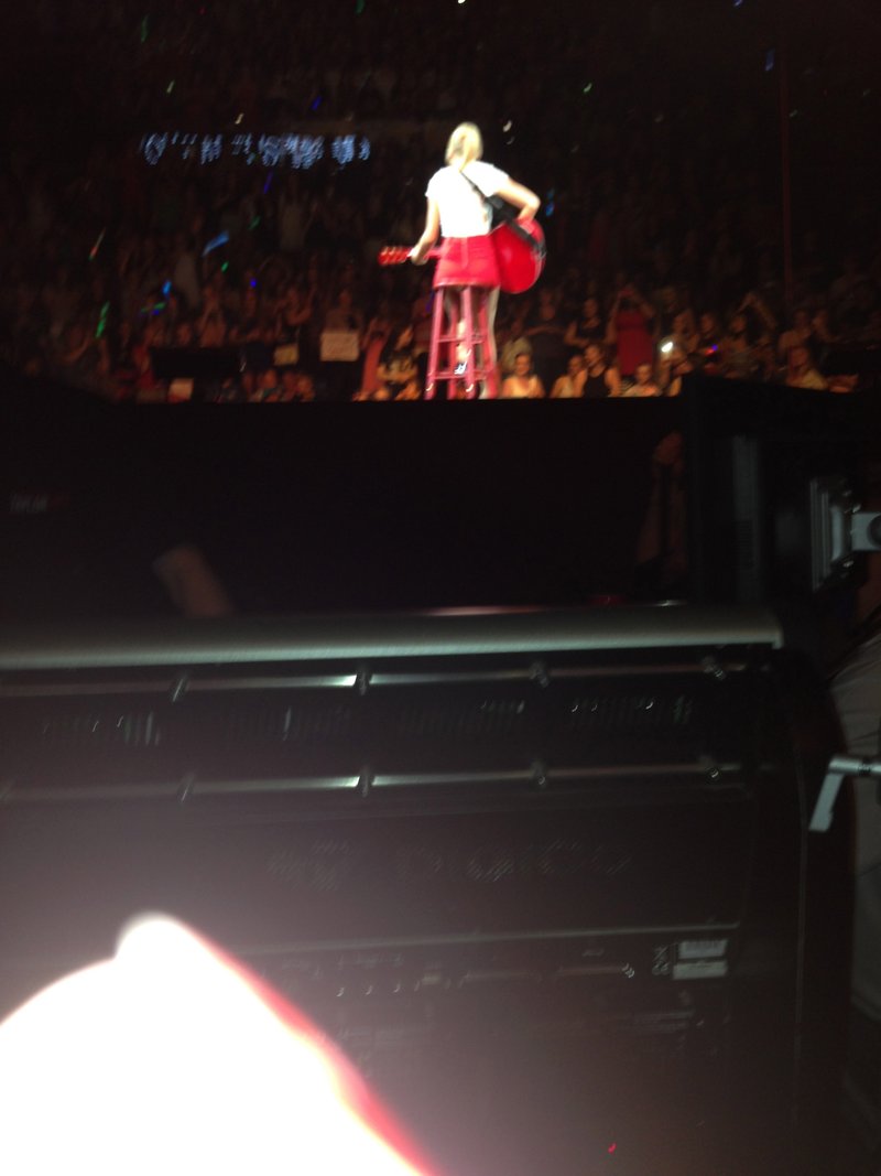 Taylor Swift — November 30 - Auckland, New Zealand — photo 25